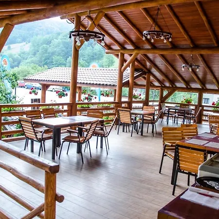 Lapociu Bed & Breakfast